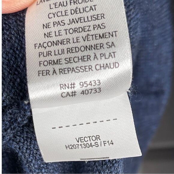 Horny Toad Men’s Size Medium Vector Navy Blue Red Merino Wool V-Neck Sweater - Picture 5 of 8